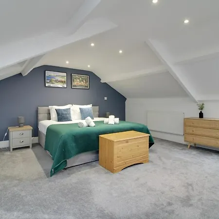 Cosy 2br Penthouse, Sofa Bed, Parking, Flat 2 Long * Harrogate