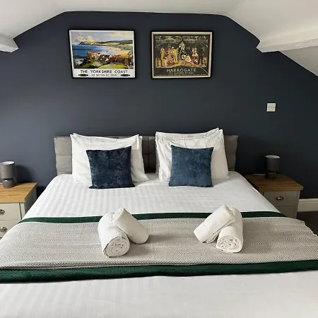 Apartment Cosy 2br Penthouse, Sofa Bed, Parking, Flat 2 Long Harrogate