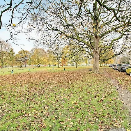 Cosy 2br Penthouse, Sofa Bed, Parking, Flat 2 Long * Harrogate